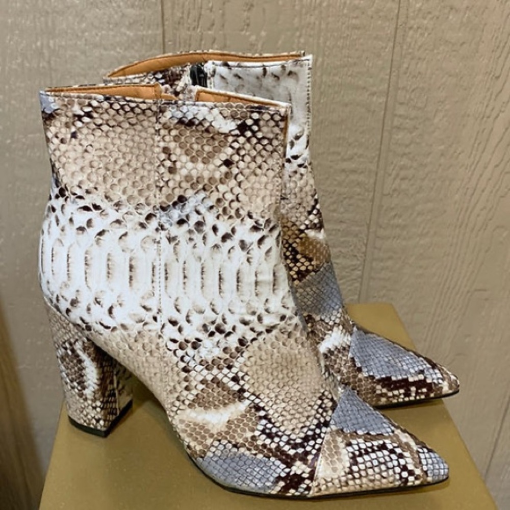 Snakeskin Print Chunky Heeled Ankle Boots Size 8 (39)